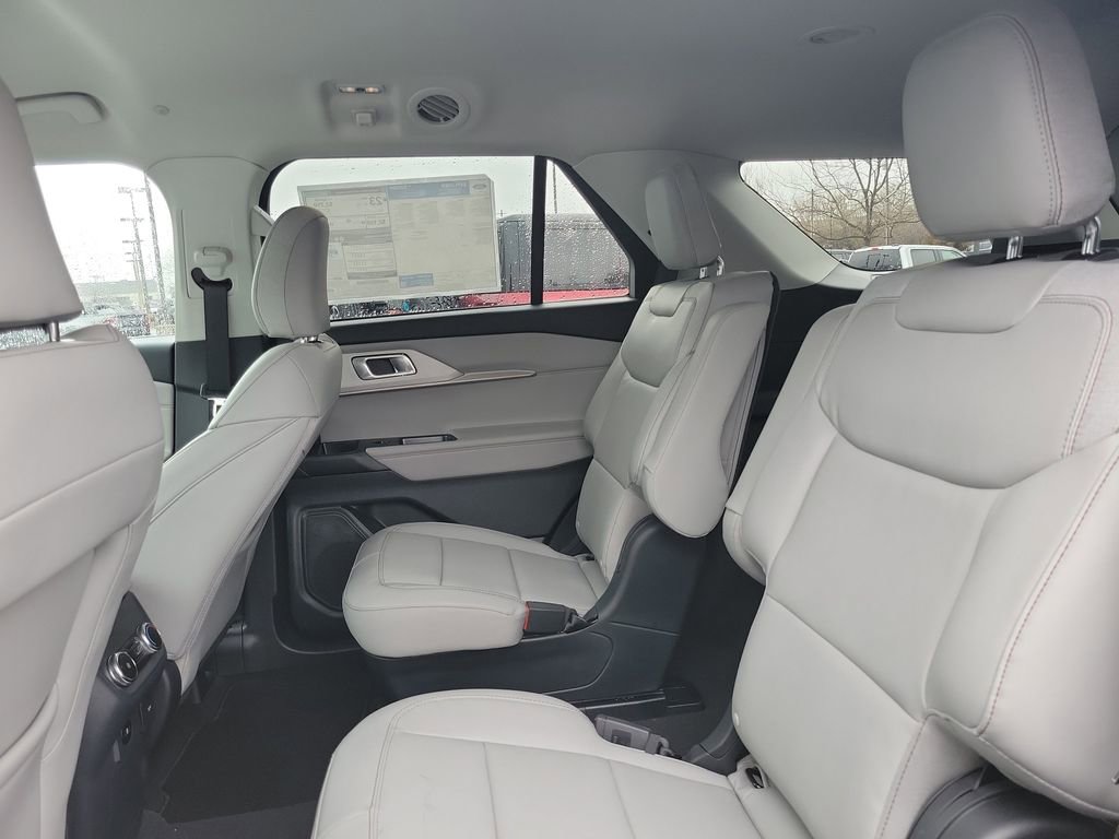 New 2026 Ford Explorer Active image 30