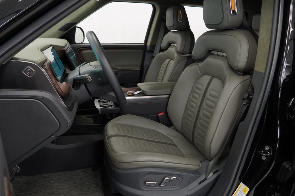 Used 2023 Rivian R1S Launch Edition AWD/4WD image 16