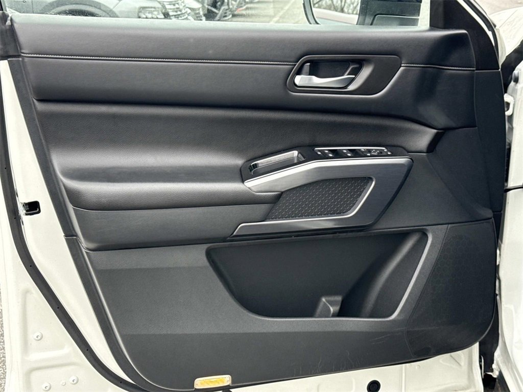 Certified 2022 Nissan Pathfinder SL w/ SL Premium Package image 16