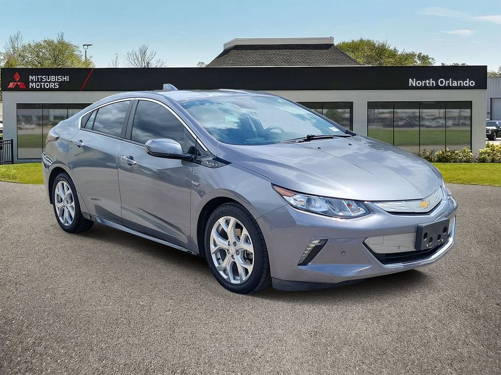 Used 2018 Chevrolet Volt Premier w/ Driver Confidence Package FWD image 4