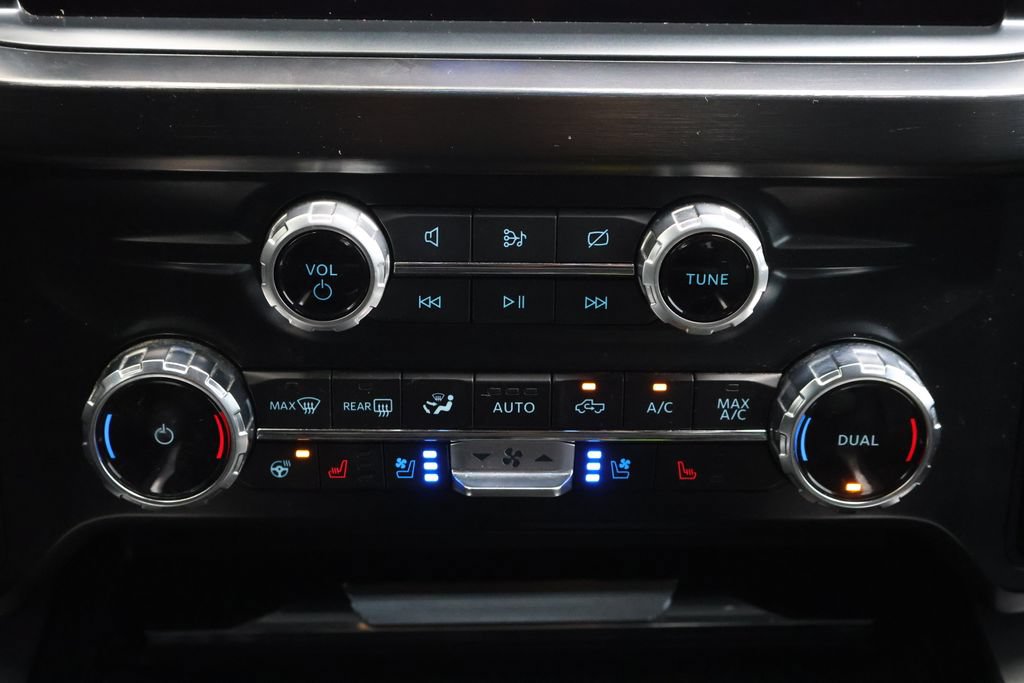 Used 2023 Ford F250 Lariat w/ Sport Appearance Package AWD/4WD image 20