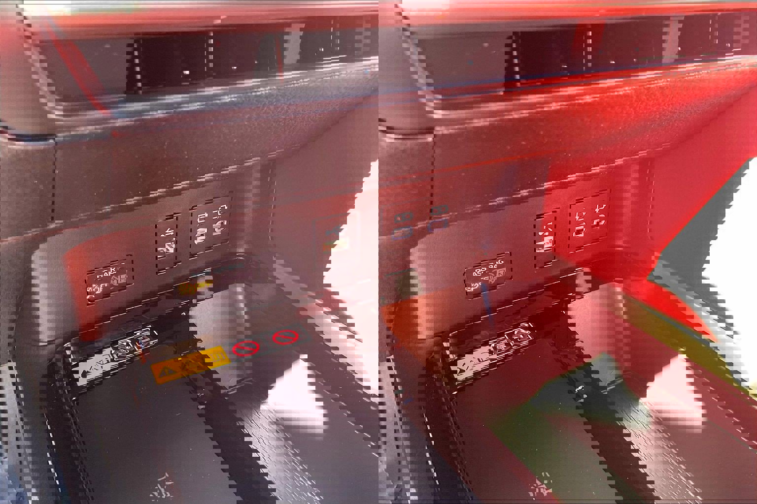 Used 2025 Toyota Camry XSE w/ Premium Plus Package image 39