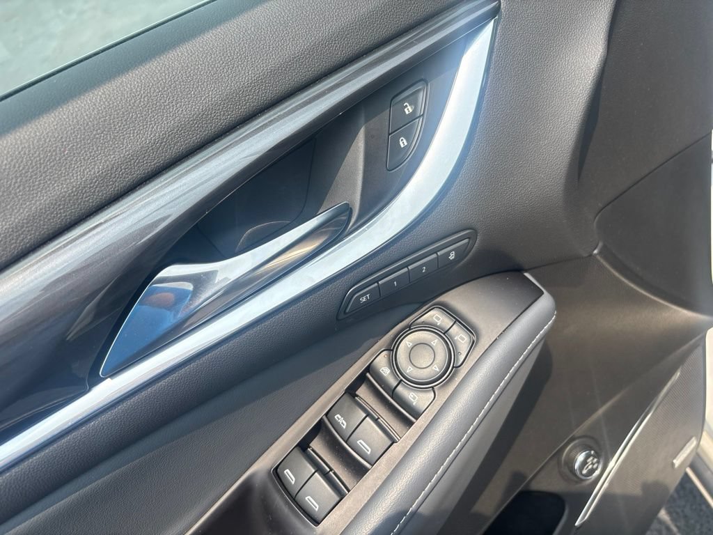 Used 2020 Buick Enclave Premium w/ Sun and Sites Package FWD image 6