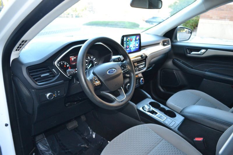 Used 2021 Ford Escape SE image 18