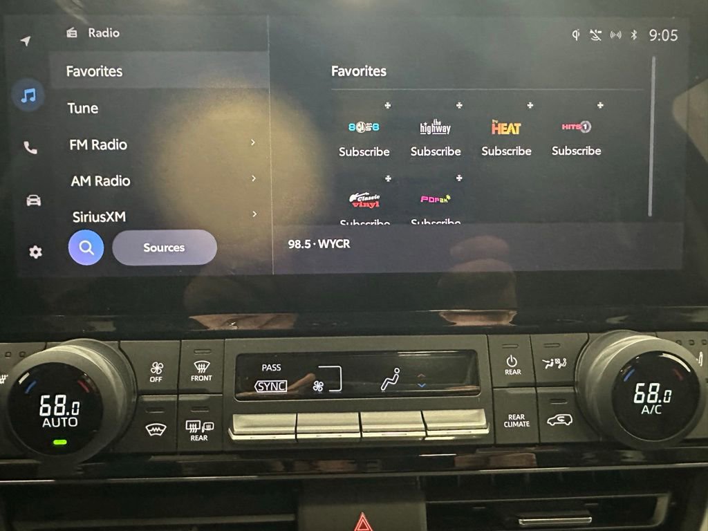 Used 2025 Toyota Grand Highlander AWD image 27