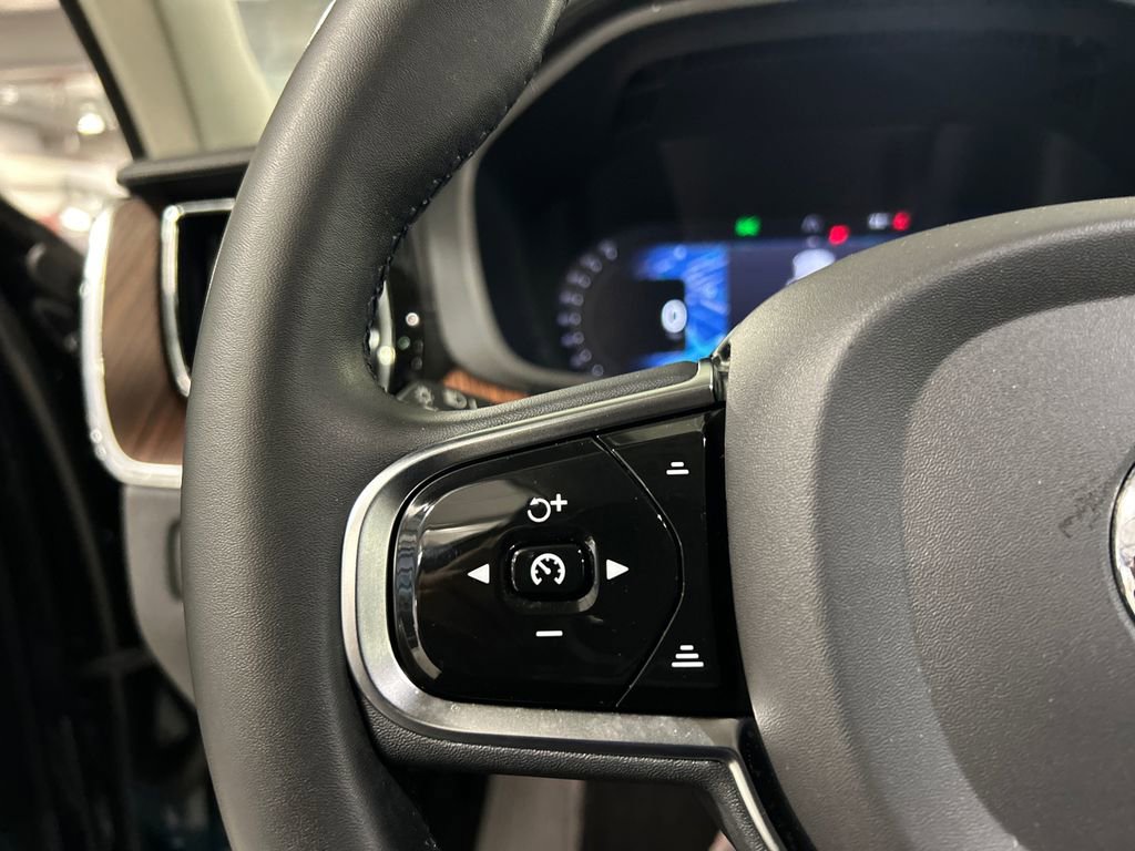 Certified 2023 Volvo XC60 B6 Ultimate image 13