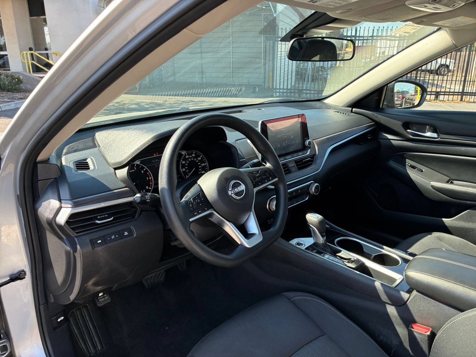 Used 2024 Nissan Altima 2.5 SV FWD image 34