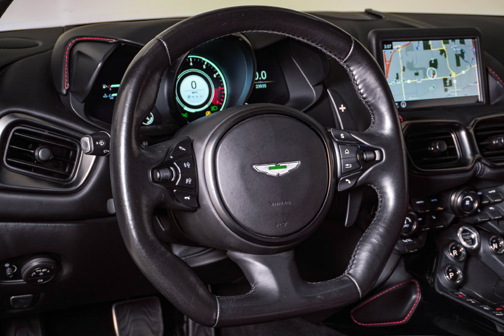 Used 2019 Aston Martin V8 Vantage Coupe RWD image 24