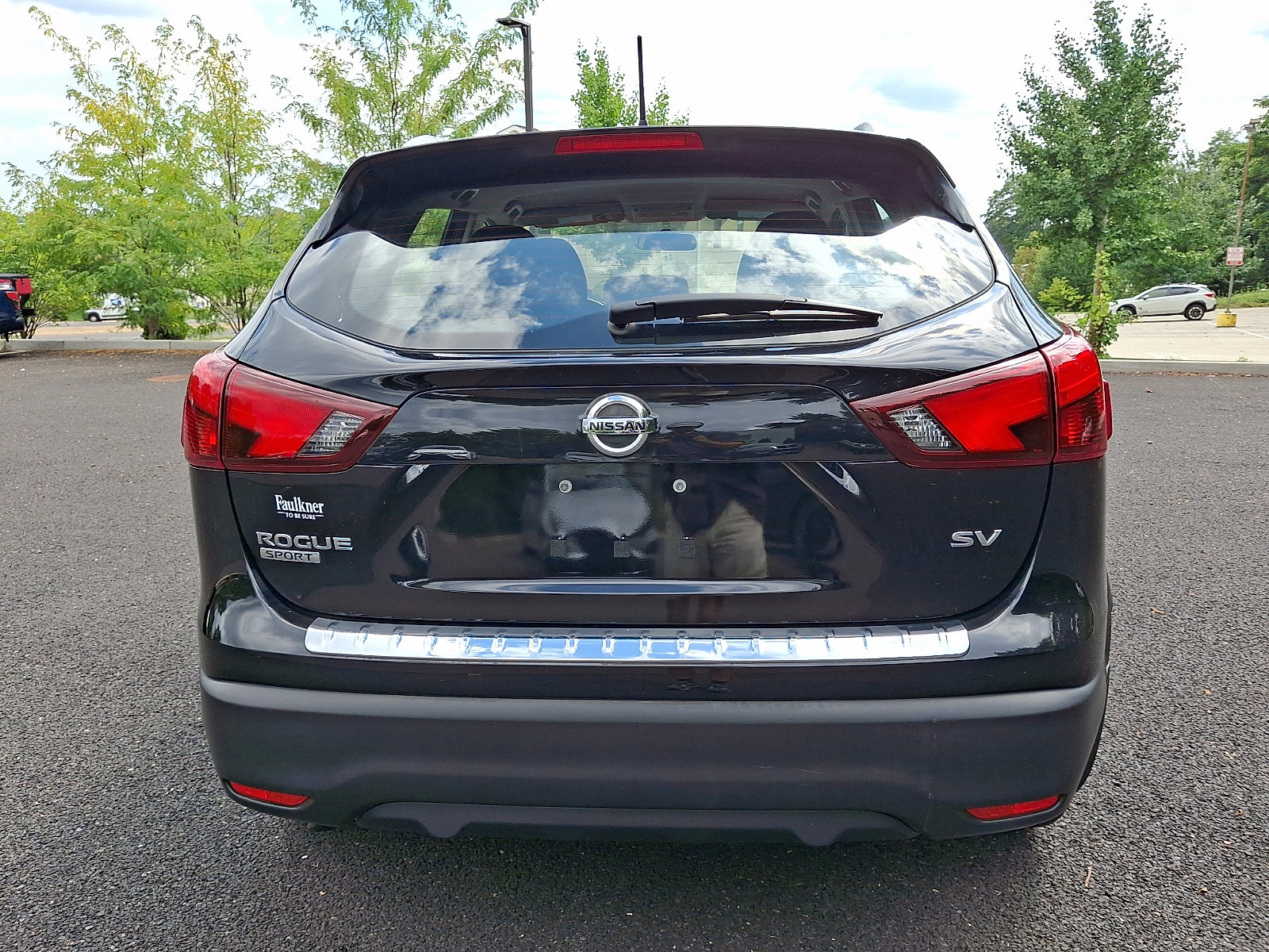 Certified 2017 Nissan Rogue Sport SV w/ SV Premium Package FWD image 5