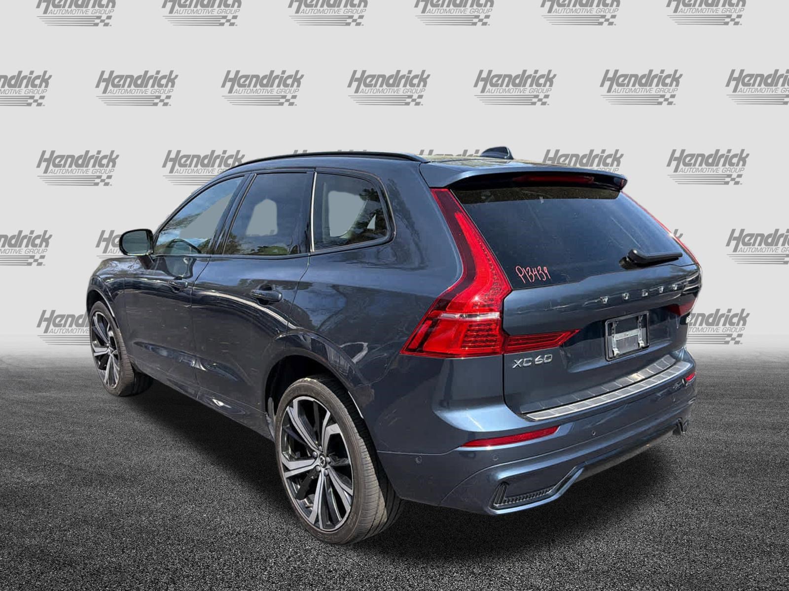 Used 2023 Volvo XC60 B5 Ultimate w/ Climate Package image 10