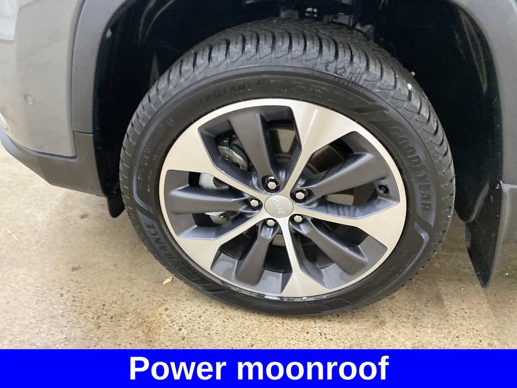 Used 2022 Jeep Cherokee Limited w/ Elite Package AWD/4WD image 18