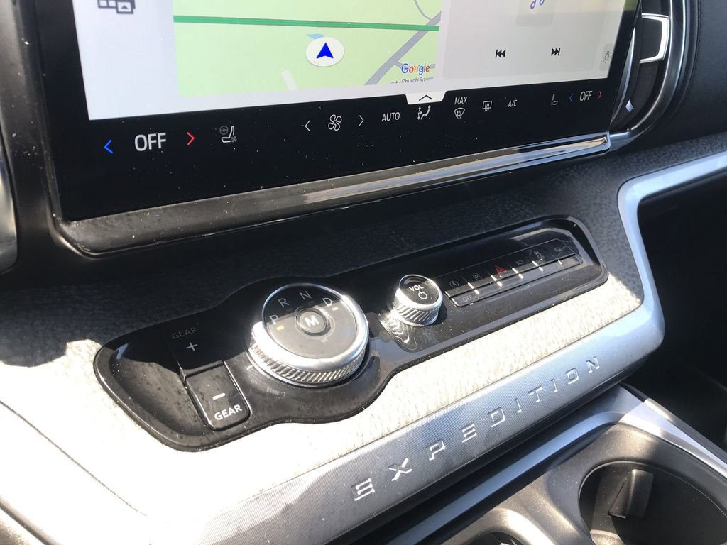 Used 2025 Ford Expedition Tremor AWD/4WD image 19