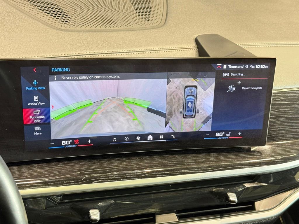 Used 2025 BMW X7 M60i image 8