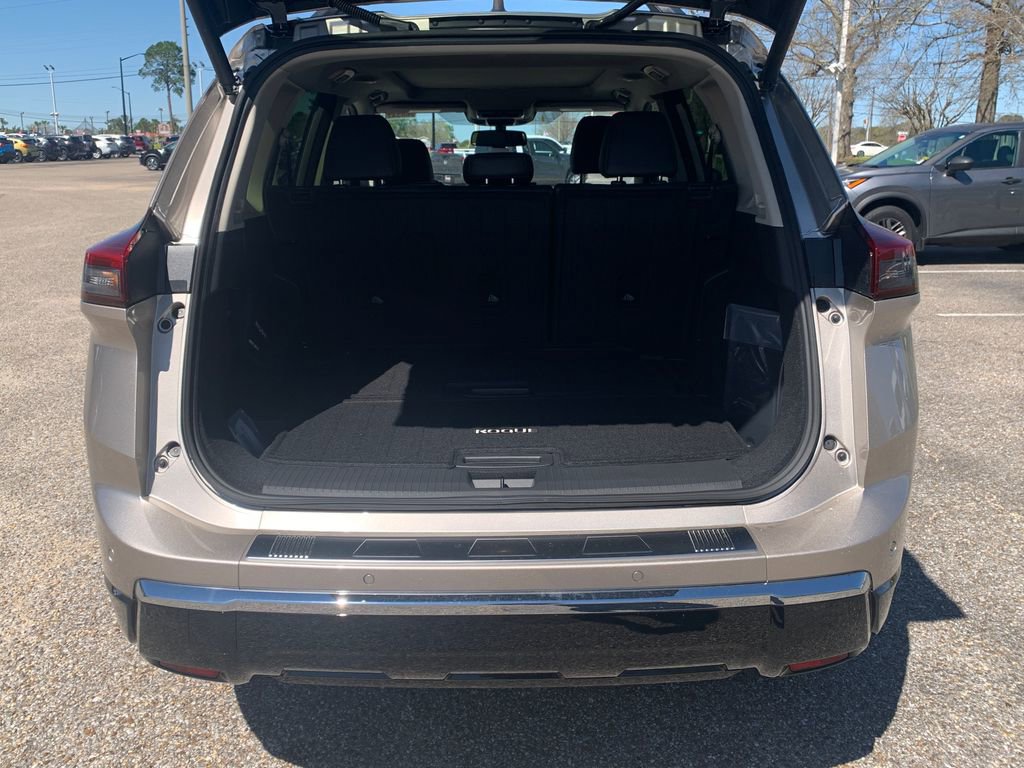 New 2026 Nissan Rogue Platinum image 5