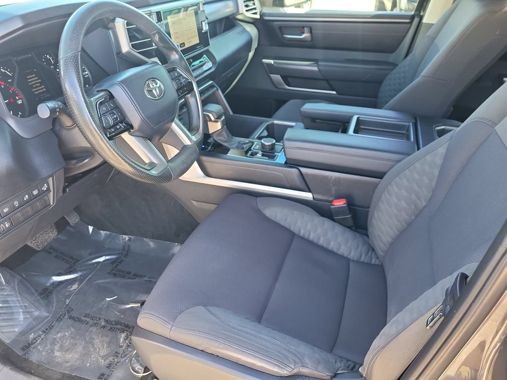 Used 2022 Toyota Tundra SR5 w/ SR5 Convenience Package AWD/4WD image 10
