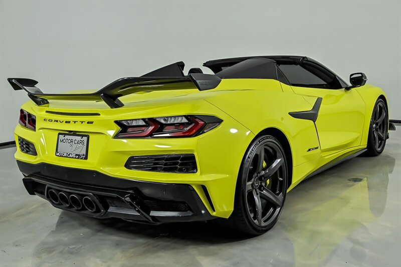 Used 2024 Chevrolet Corvette Z06 w/ Z07 Performance Package RWD image 10
