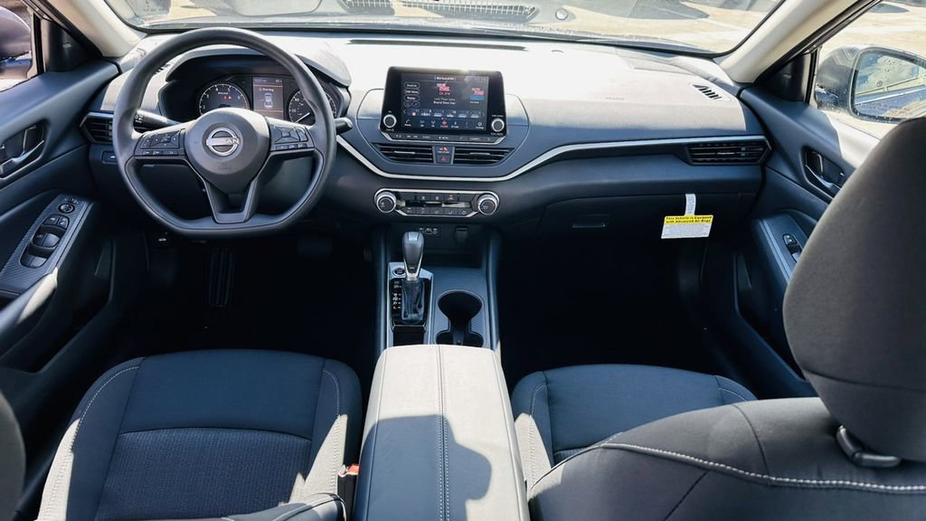 Used 2025 Nissan Altima 2.5 S FWD image 16