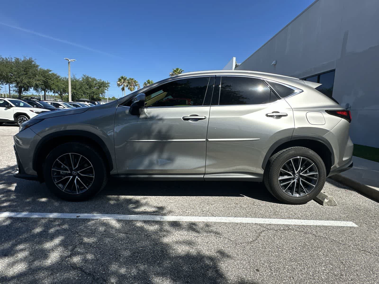 Used 2025 Lexus NX 250 FWD w/ Towing Package (2000 Lbs) image 5