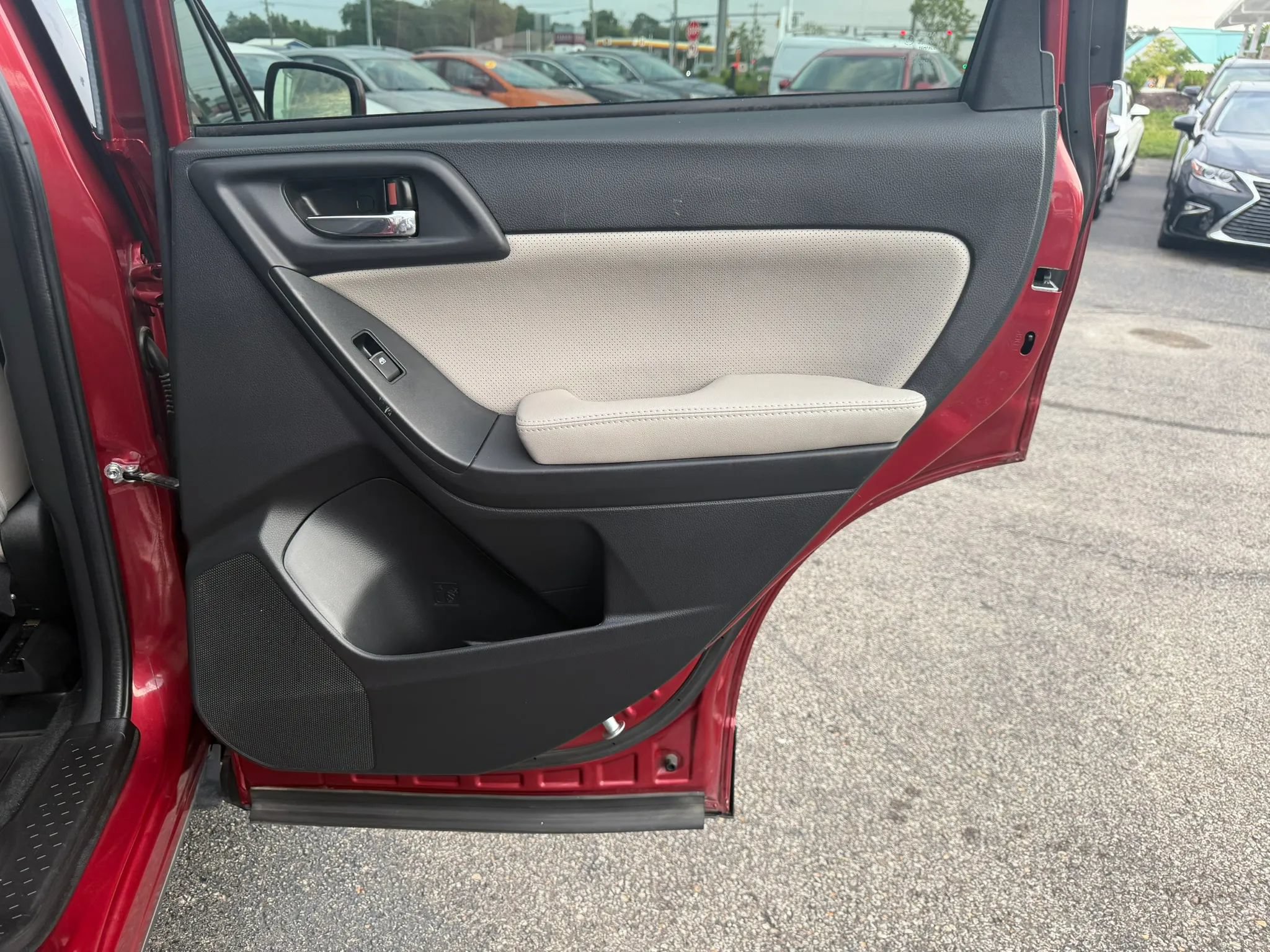 Used 2017 Subaru Forester 2.5i Limited AWD/4WD image 30