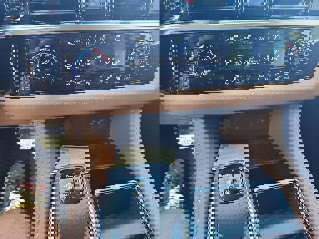 New 2025 Nissan Pathfinder Platinum w/ Cargo Package image 14