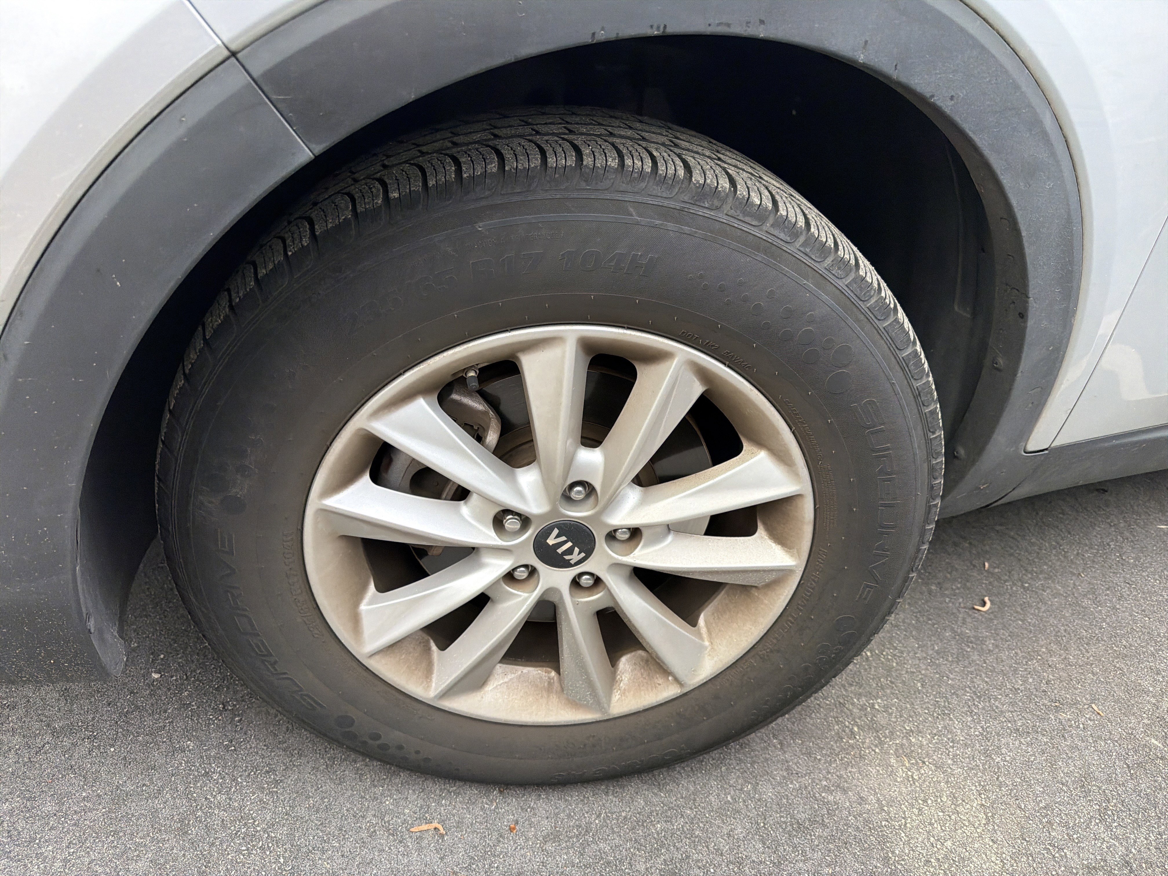 Used 2020 Kia Sorento LX image 12