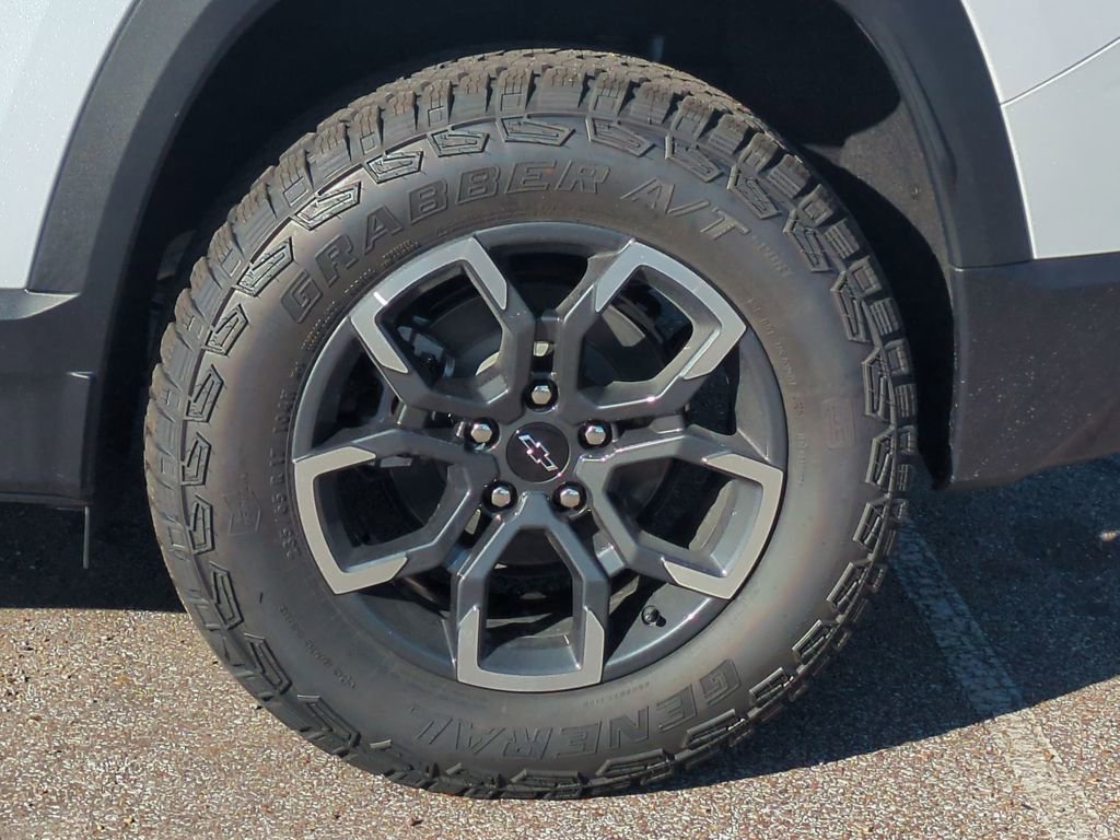 New 2026 Chevrolet Equinox ACTIV w/ Convenience Package III image 32