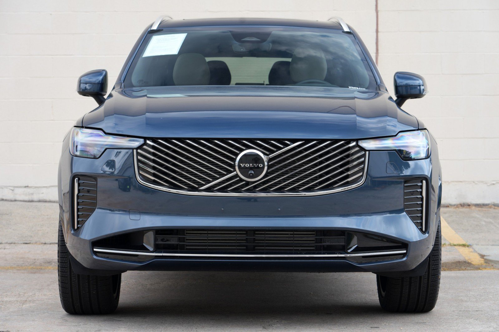 Used 2025 Volvo XC90 T8 Plus w/ Protection Package Premier AWD/4WD image 7