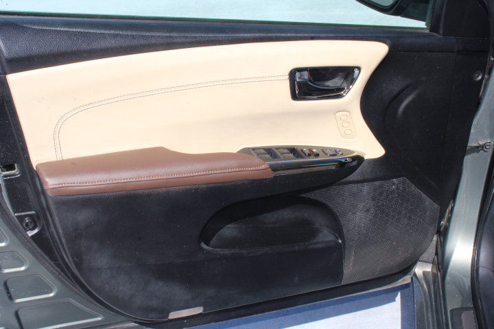 Used 2013 Toyota Avalon Limited FWD image 10