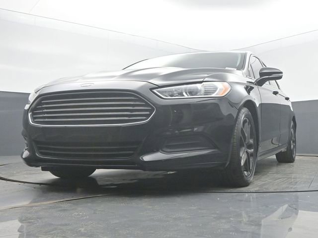 Used 2016 Ford Fusion SE w/ SE Cold Weather Package image 46