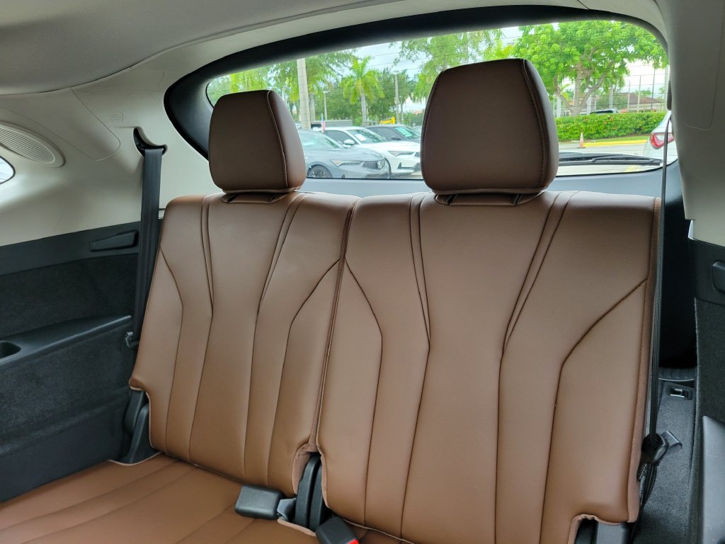 Used 2025 Acura MDX w/ Technology Package FWD image 14