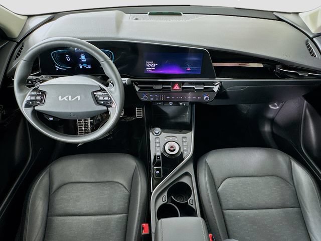 Used 2023 Kia Niro SX Touring FWD image 24