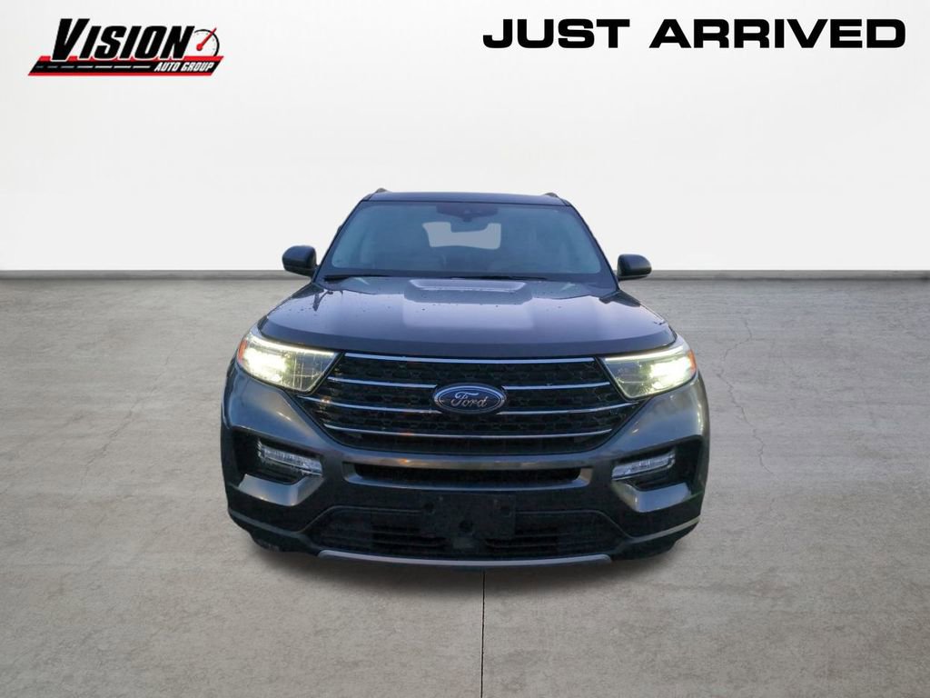 Used 2020 Ford Explorer XLT w/ Equipment Group 202A image 2