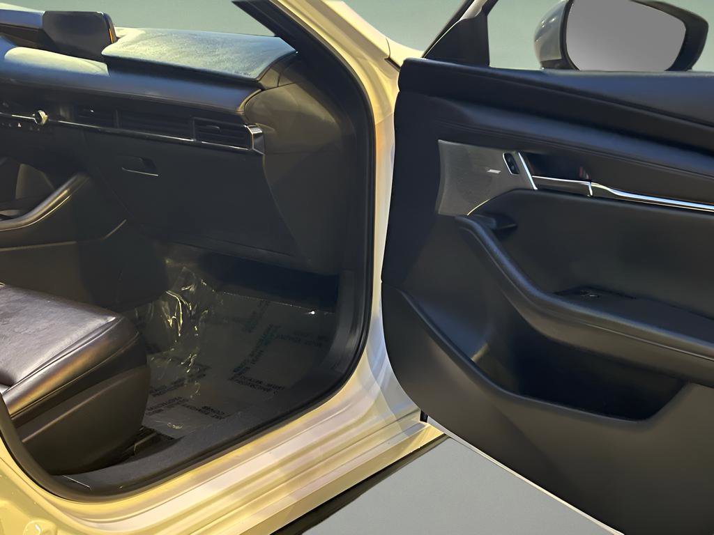 Used 2023 MAZDA MAZDA3 s image 24