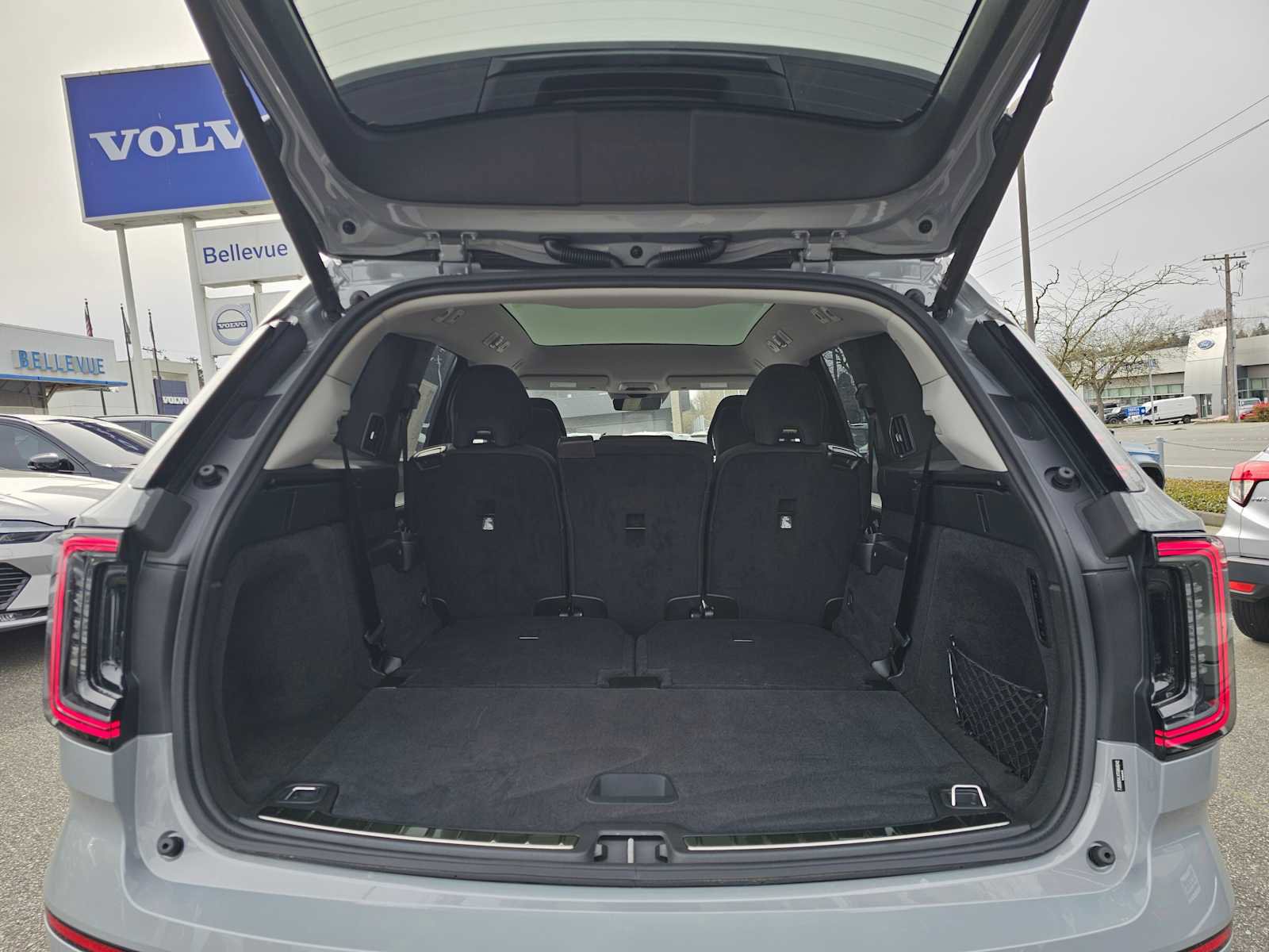 New 2026 Volvo EX90 Ultra image 17