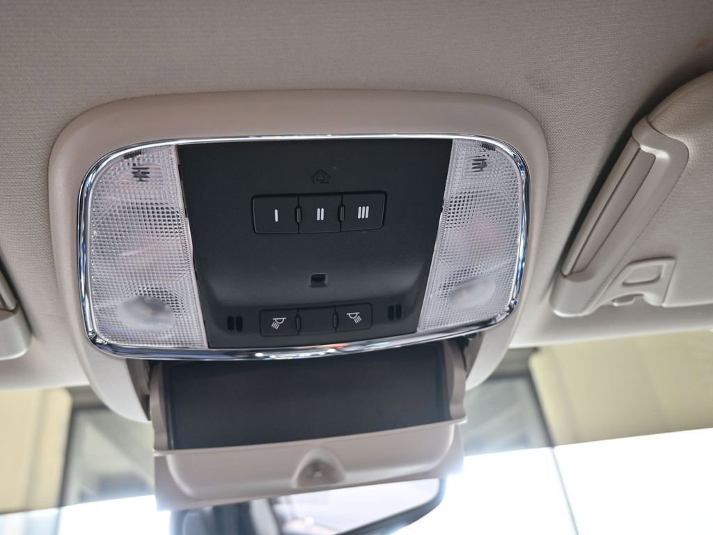 Used 2023 Chrysler 300 Touring L image 27