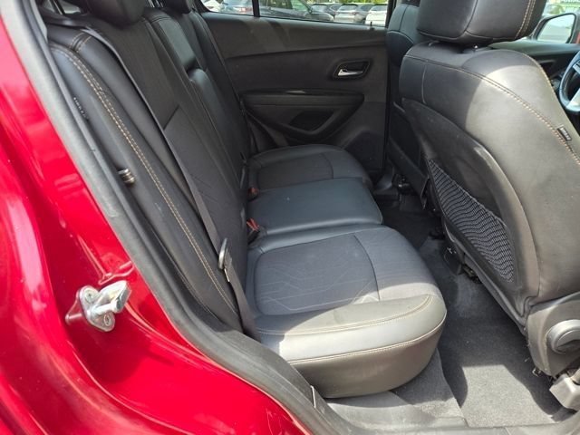 Used 2020 Chevrolet Trax LT w/ Sun & Sound Package AWD/4WD image 13