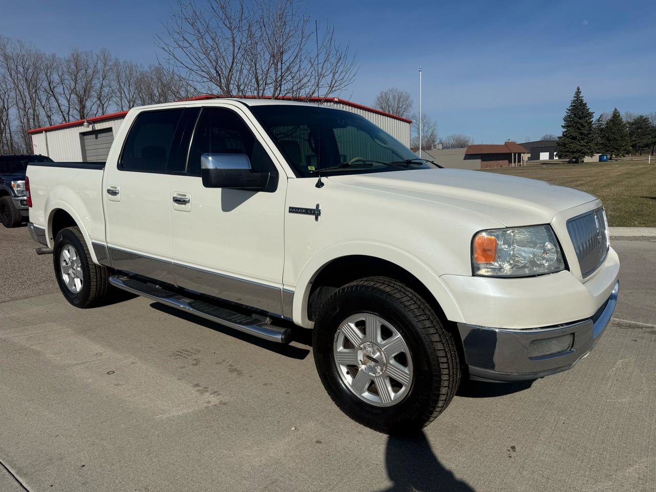 Used 2006 Lincoln Mark LT 4x4 image 3