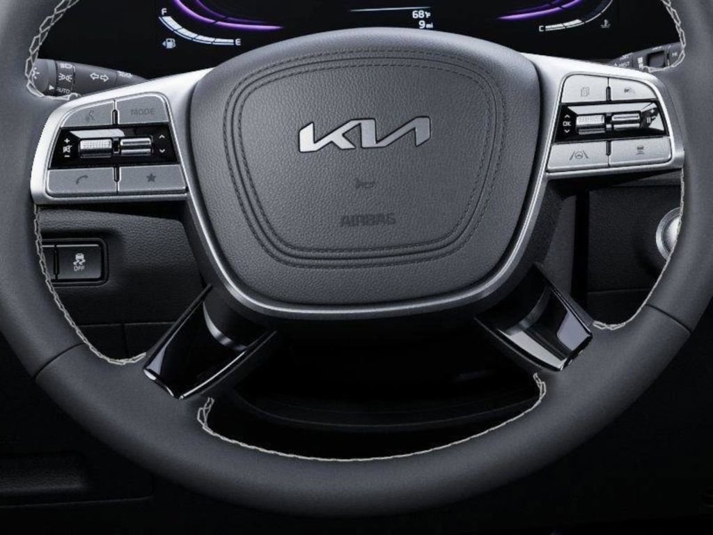 Used 2025 Kia Telluride AWD image 22