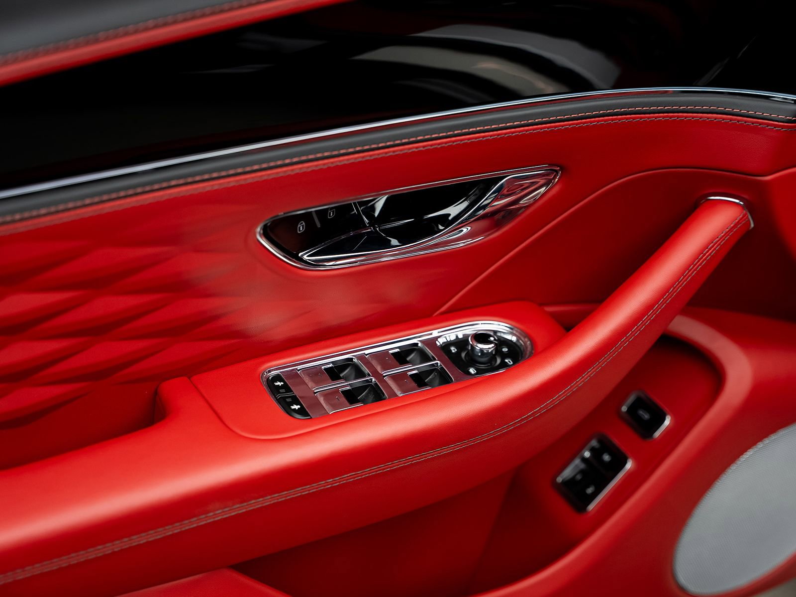 Used 2022 Bentley Flying Spur V8 image 62