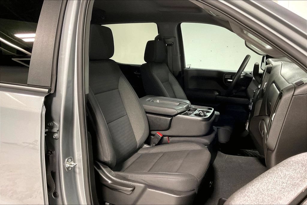 Used 2026 Chevrolet Silverado 1500 Custom RWD image 9