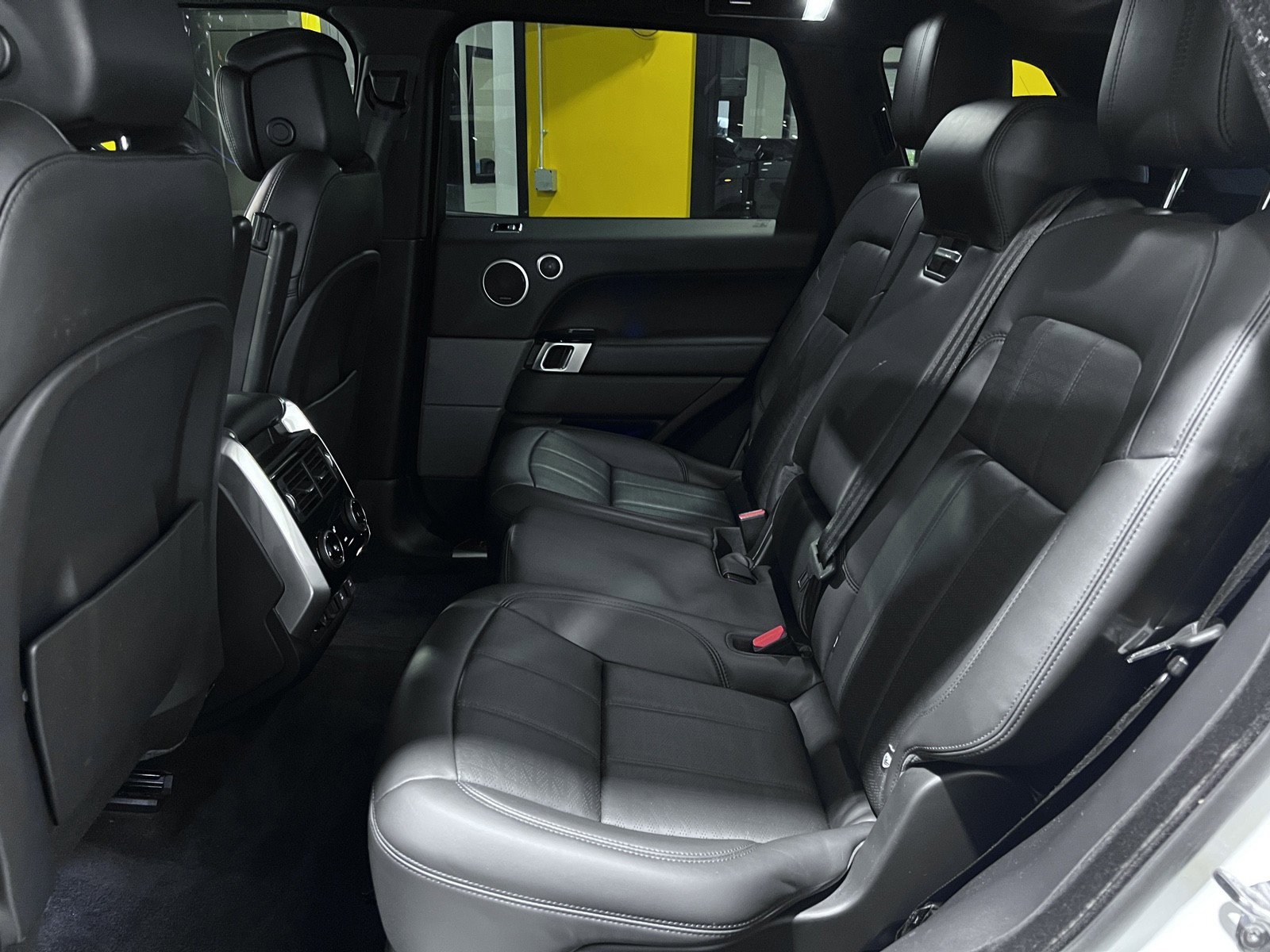 Used 2018 Land Rover Range Rover Sport HSE Dynamic image 19