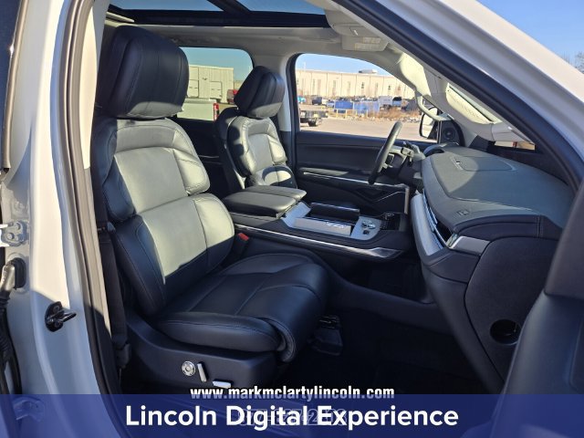 New 2026 Lincoln Navigator L Reserve AWD/4WD image 15