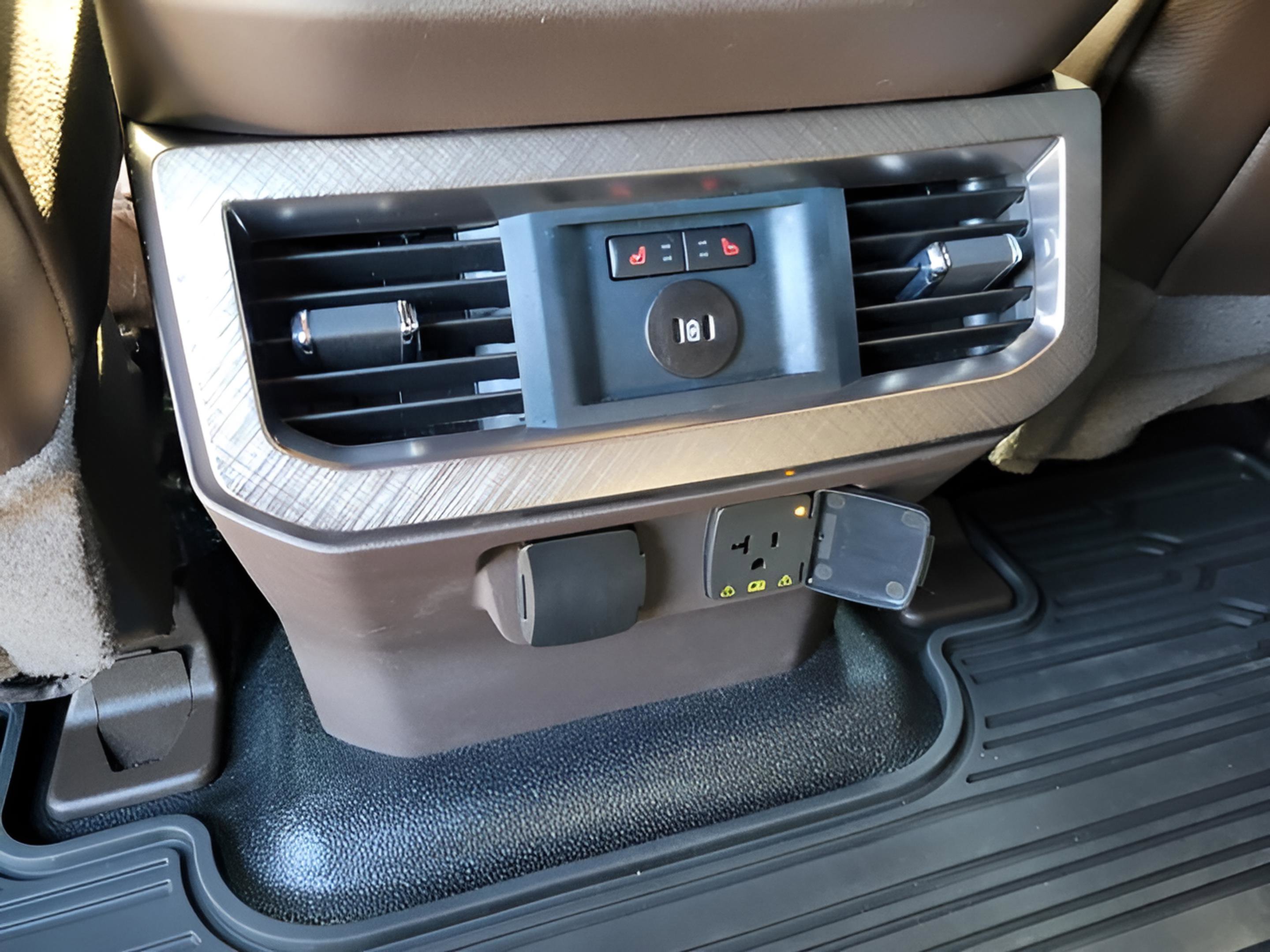 Used 2024 Ford F350 King Ranch image 19