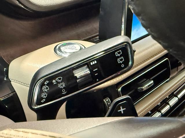 Used 2020 Lincoln Aviator Reserve w/ Equipment Group 201A AWD/4WD image 18