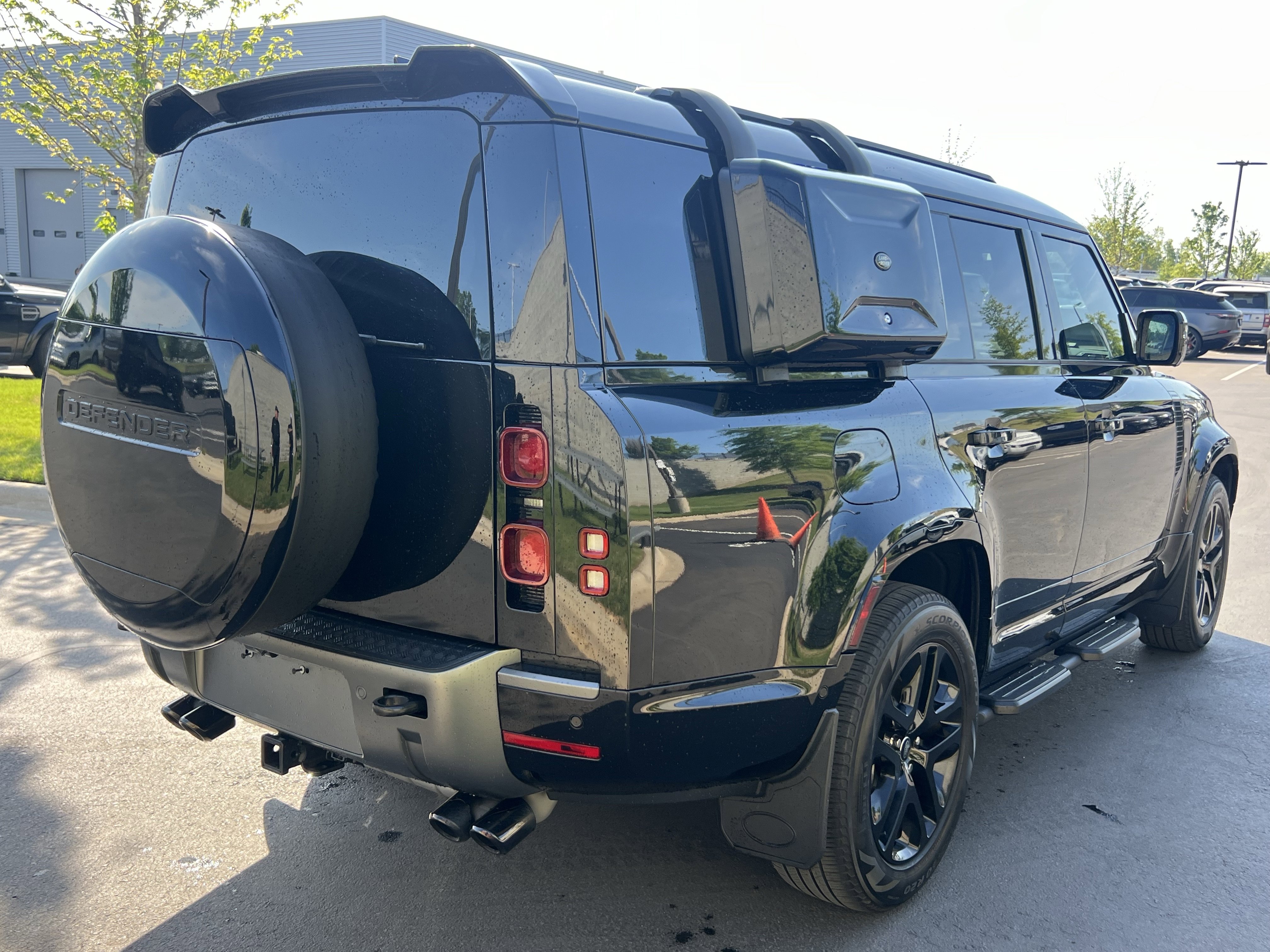 Used 2024 Land Rover Defender 130 Outbound image 8