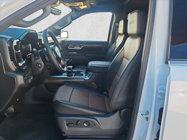 New 2026 Chevrolet Silverado 1500 High Country w/ Technology Package AWD/4WD image 4