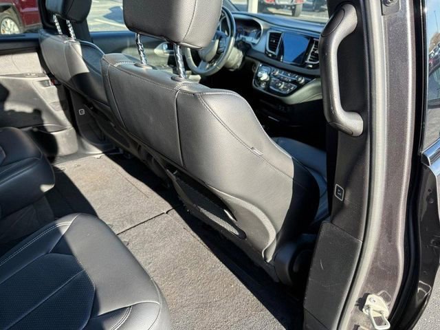 Used 2020 Chrysler Pacifica Touring-L AWD/4WD image 12