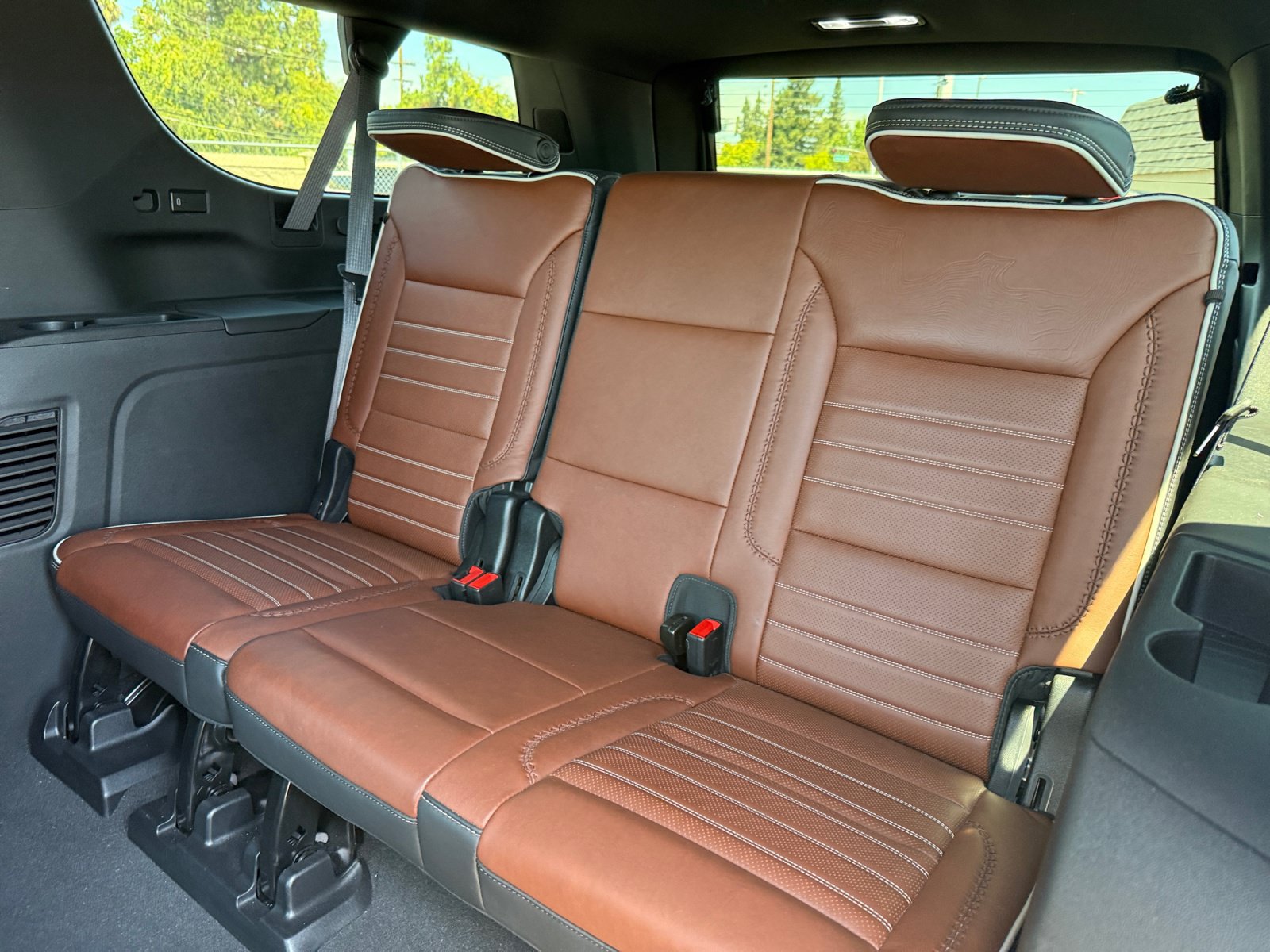 Used 2024 GMC Yukon XL Denali Ultimate AWD/4WD image 21