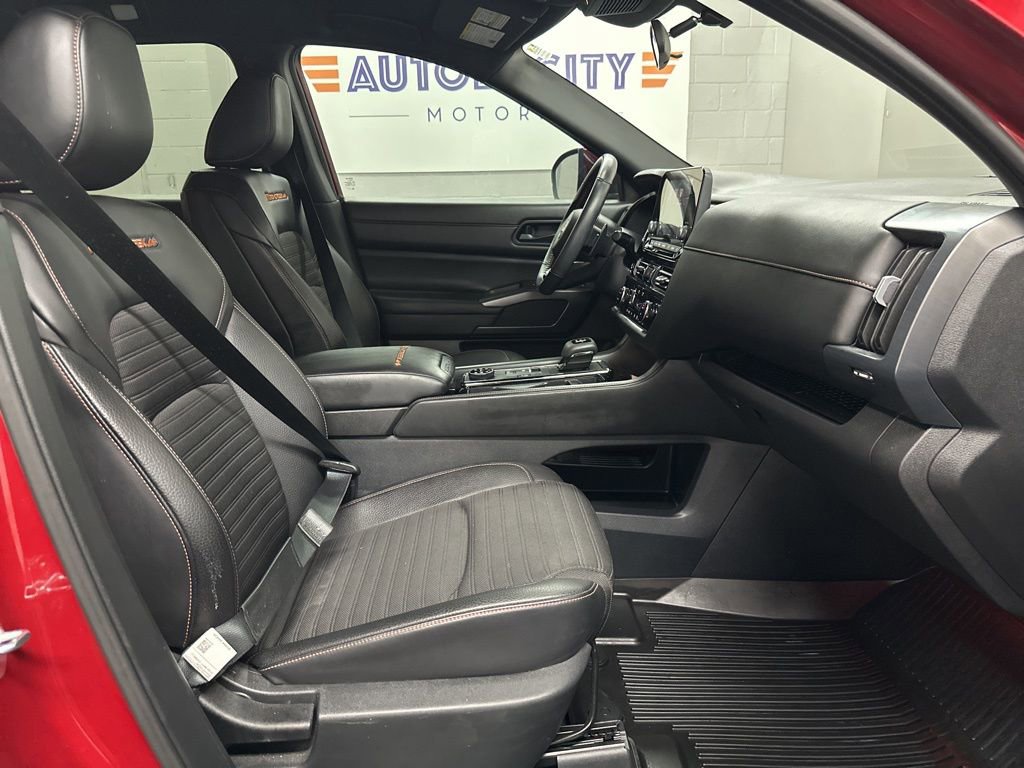 Used 2024 Nissan Pathfinder Rock Creek AWD/4WD image 22