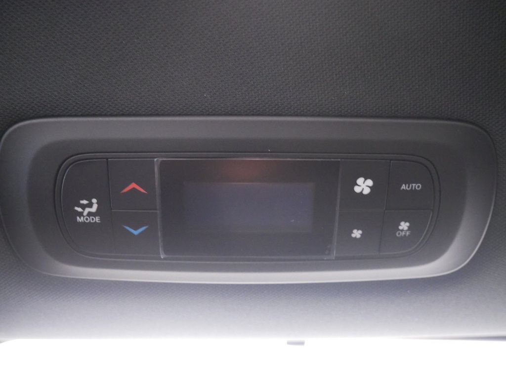 New 2027 Chrysler Pacifica Select AWD/4WD image 15